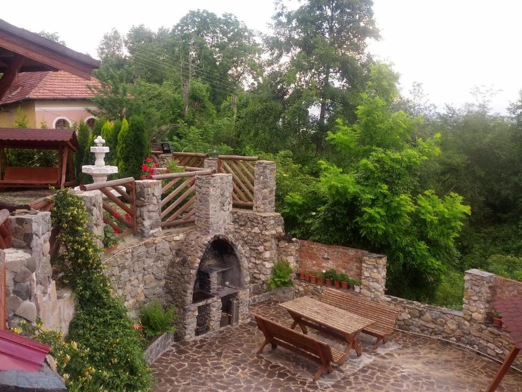 Pensiunea Magdalena Campulung Exterior foto